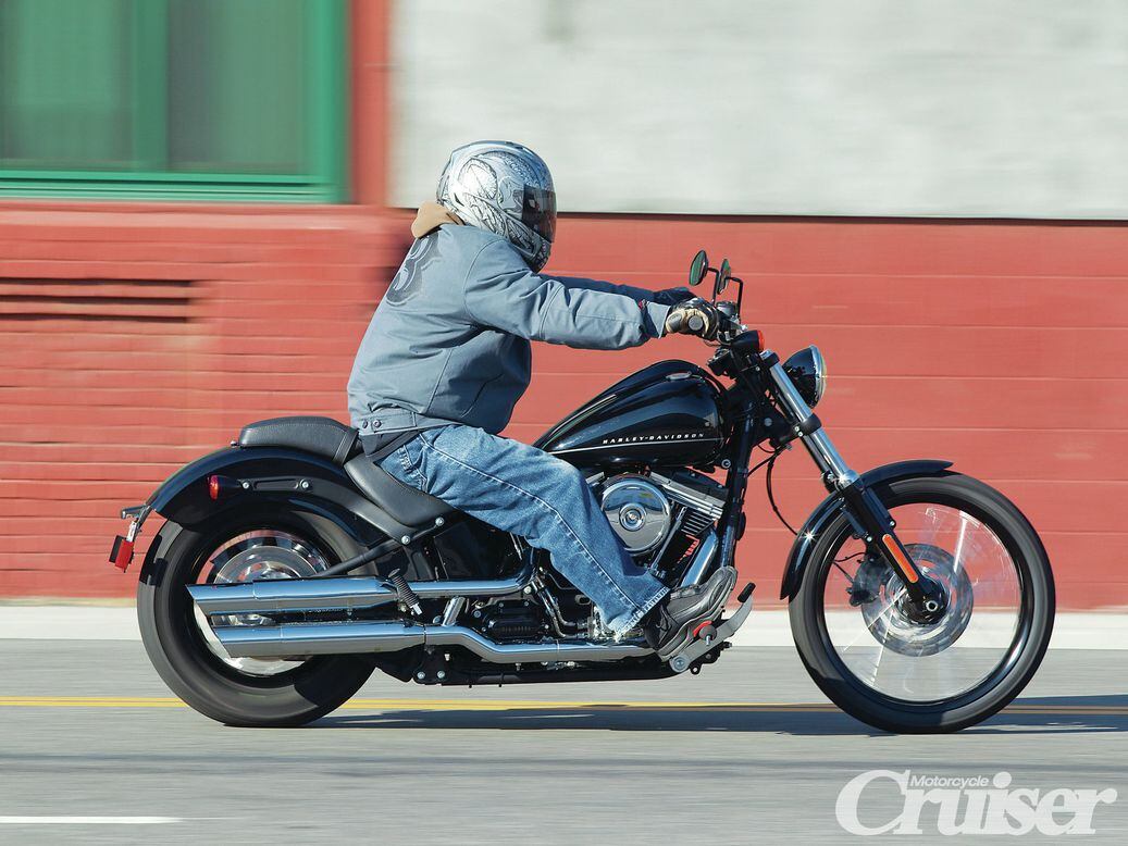 MOTORCYCLE REVIEW: 2011/2012 Harley-Davidson Blackline - Women Riders Now