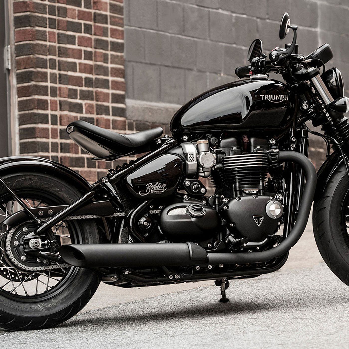 2018 Triumph Bonneville Bobber Black Review | Motorcycle Cruiser