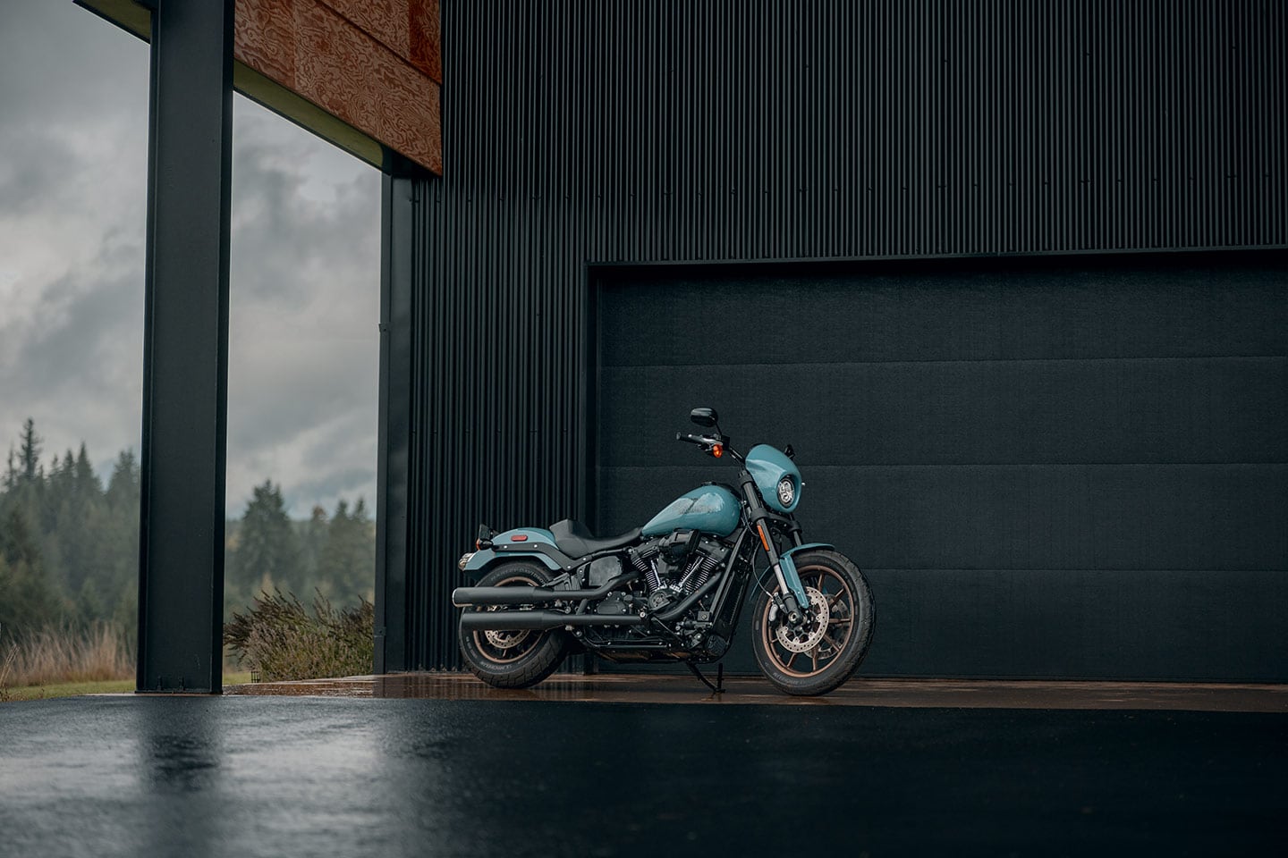 The Low Rider S is equipped with ABS, traction control, and dual front discs.