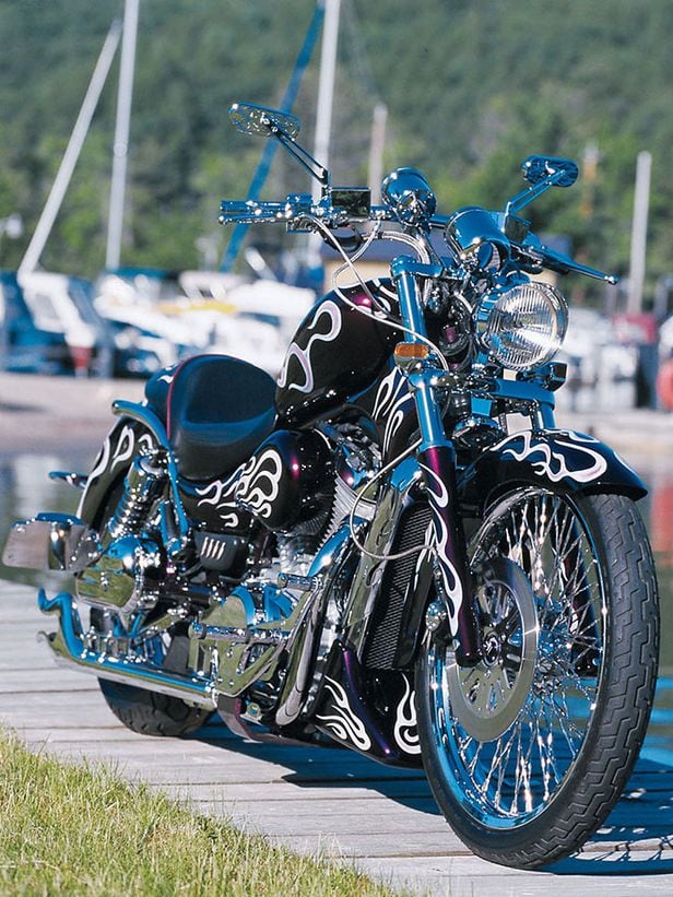 Choppertown - Check out our bro JC Muniz new build - Suzuki intruder 1400  1995. He usually builds Harley's , but it's evident his talents go way  beyond that.